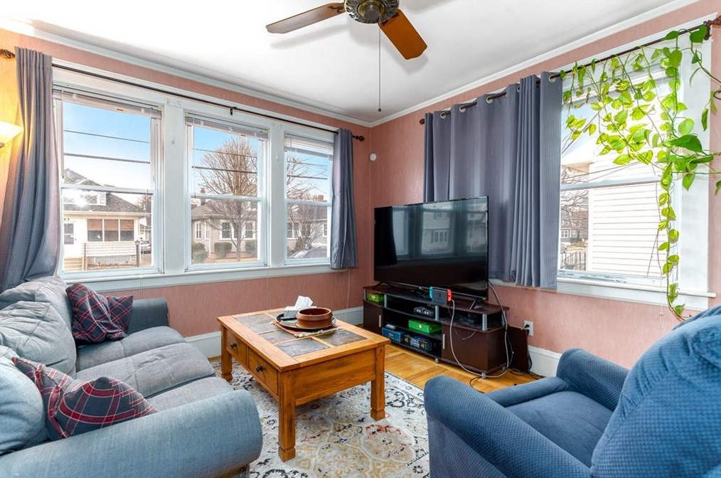 94 Lexington Ave, Cranston RI  02910-3310 exterior