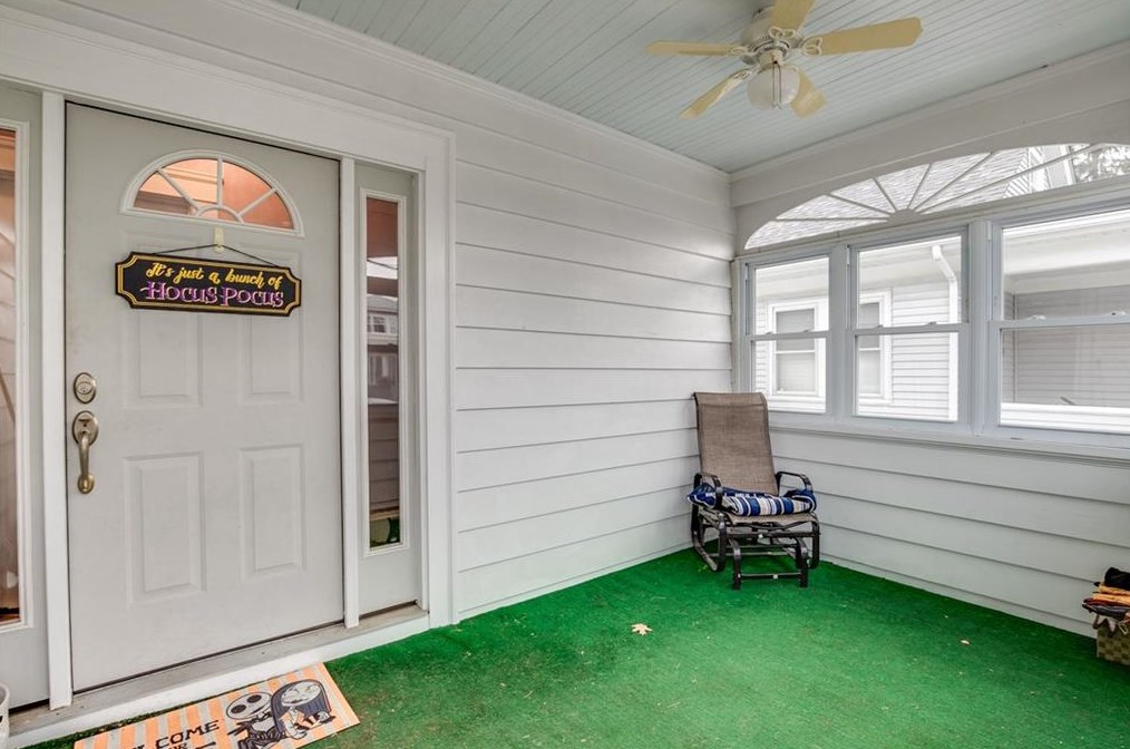 94 Lexington Ave, Cranston RI  02910-3310 exterior