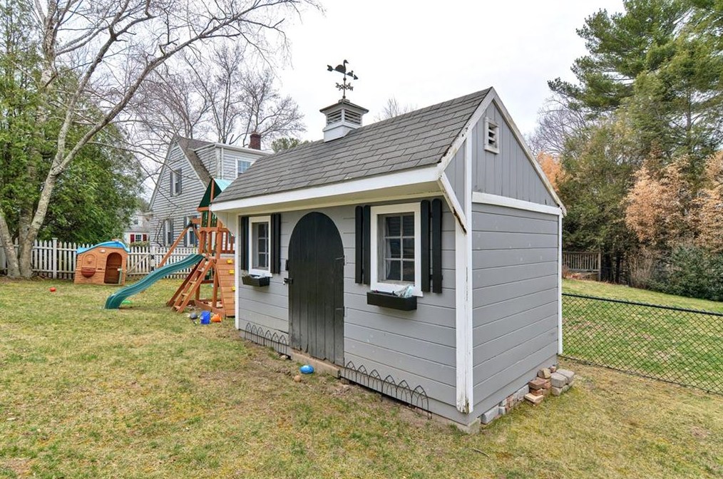 11 Maple Ave, North Smithfield RI  02824-1209 exterior