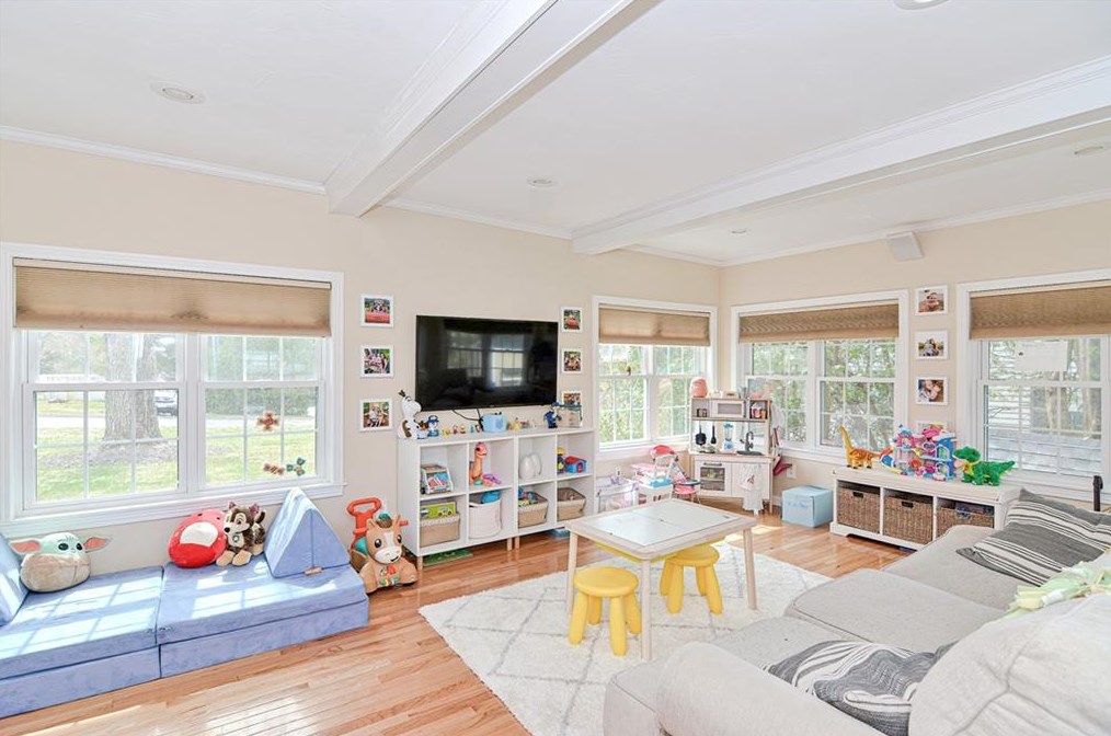 11 Maple Ave, North Smithfield RI  02824-1209 exterior