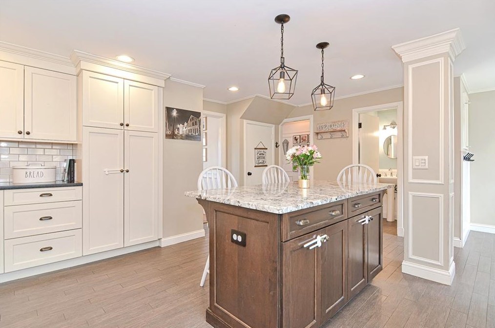 11 Maple Ave, North Smithfield RI  02824-1209 exterior