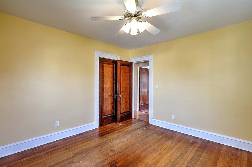 8 Weeden Ave, East Providence RI  02916-1718 exterior