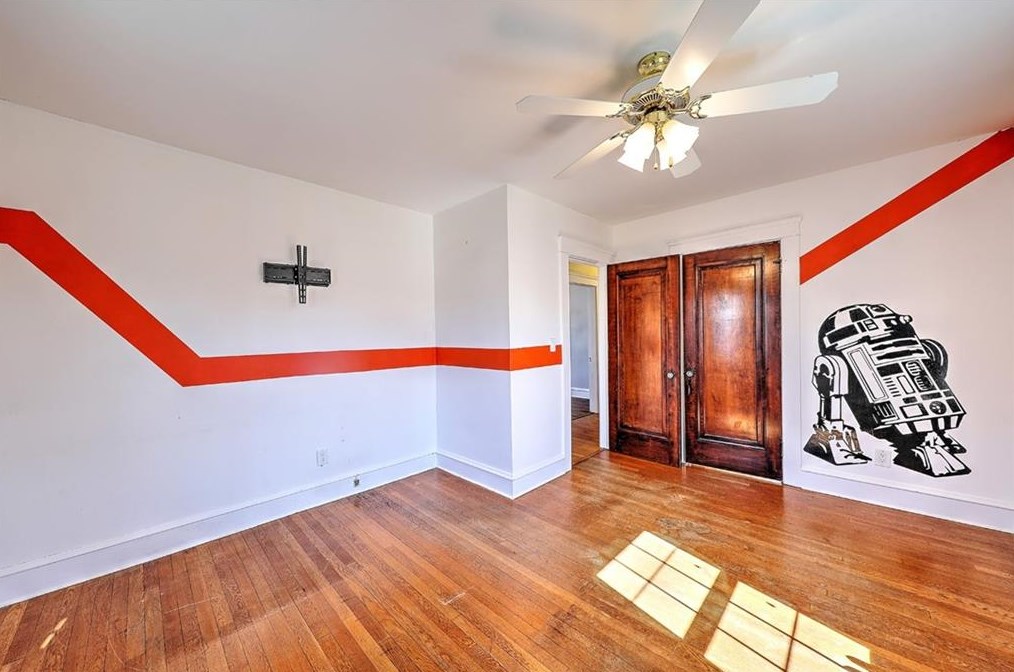 8 Weeden Ave, East Providence RI  02916-1718 exterior