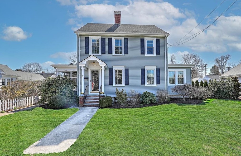 8 Weeden Ave, East Providence RI  02916-1718 exterior