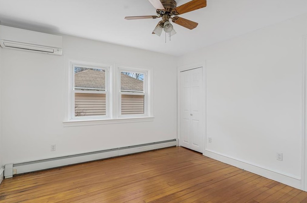 114 Crown Ave, East Providence RI  02915-4928 exterior