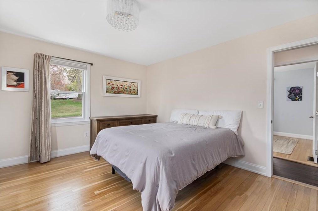 5 Interlocken Rd, East Providence RI  02914-4220 exterior