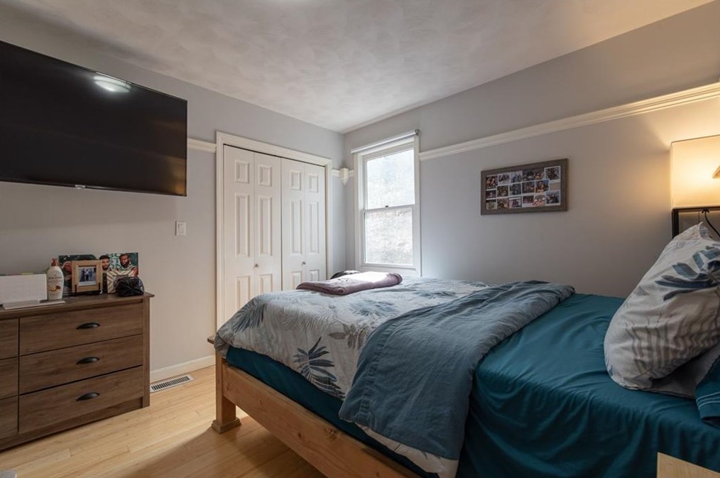 335 Albion Rd, Lincoln RI  02865-4240 exterior