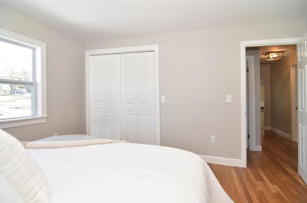 260 Garden Hills Dr, Cranston RI  02920-3428 exterior