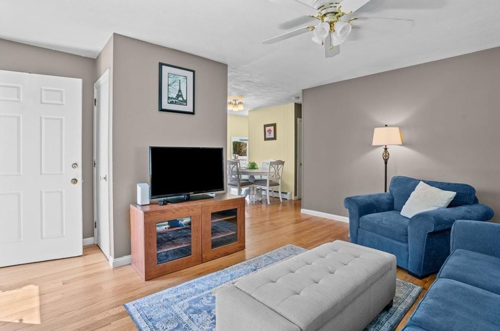 13 Hattie Ave, Smithfield RI  02828-2808 exterior