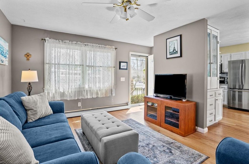 13 Hattie Ave, Smithfield RI  02828-2808 exterior
