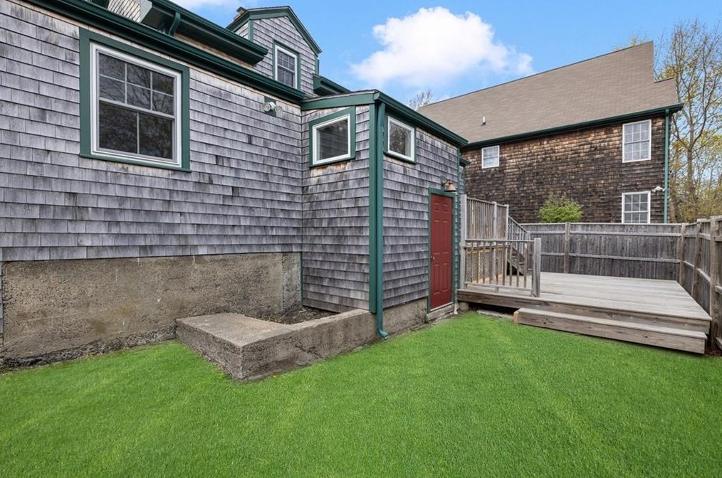 6 Coronado St, Jamestown RI  02835-1229 exterior