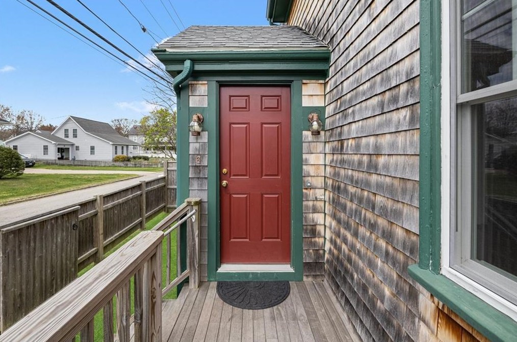 6 Coronado St, Jamestown RI  02835-1229 exterior