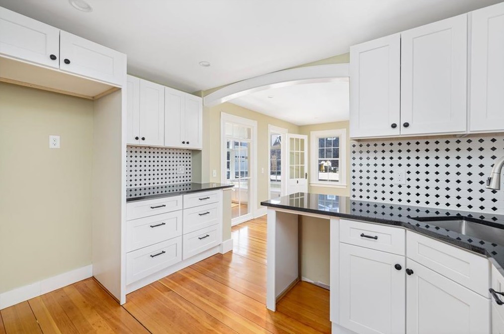 6 Coronado St, Jamestown RI  02835-1229 exterior