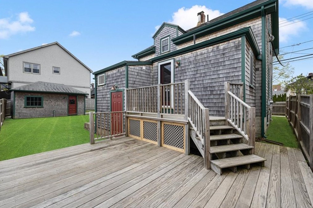 6 Coronado St, Jamestown RI  02835-1229 exterior