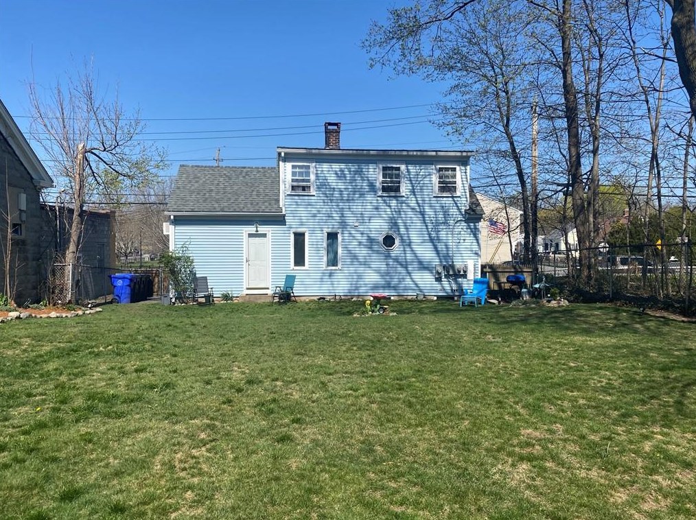 15 Centre St, East Providence RI  02916-3107 exterior