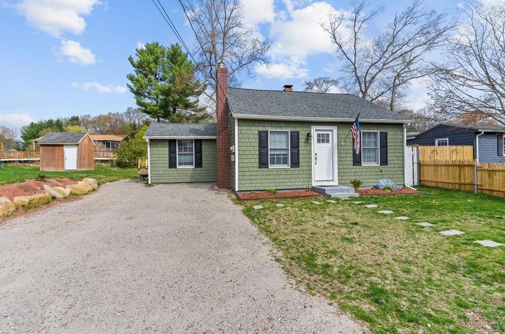59 Twin Lakes Ave, Coventry, RI 02816