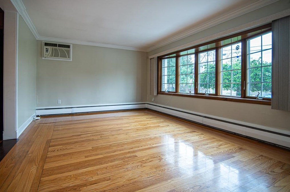 21 Coolridge Ave, Smithfield RI  02828-2651 exterior