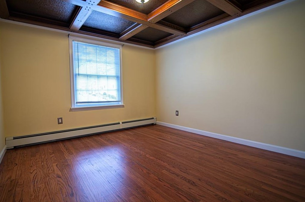 21 Coolridge Ave, Smithfield RI  02828-2651 exterior