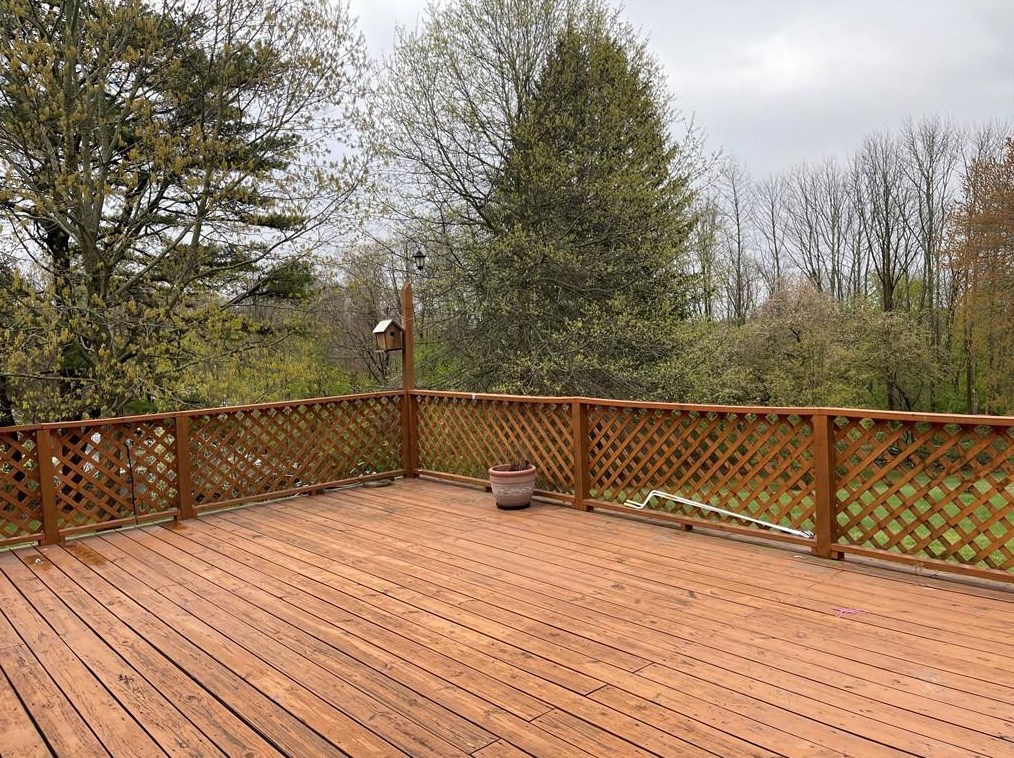 608 Mendon Rd, North Smithfield RI  02896-6962 exterior