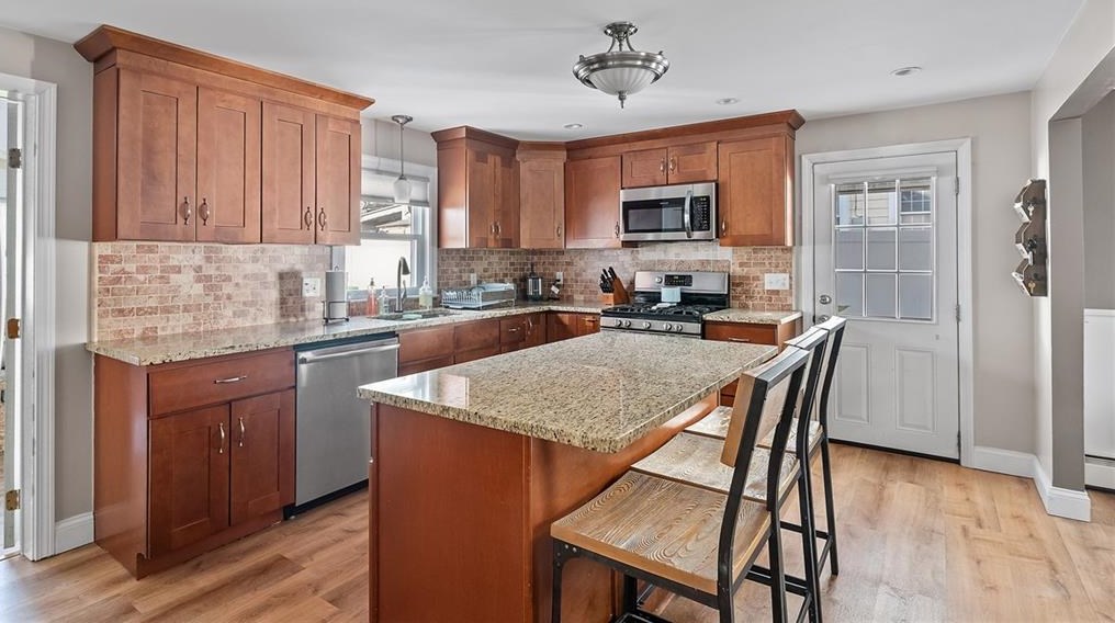 20 Maplewood St, East Providence RI  02914-4225 exterior