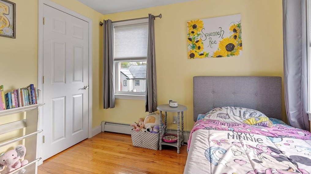 20 Maplewood St, East Providence RI  02914-4225 exterior