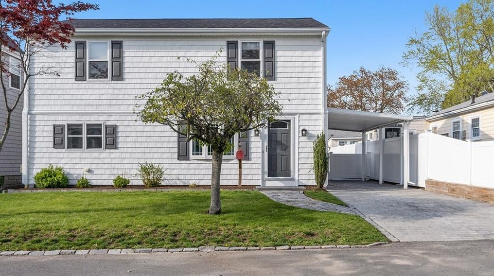 20 Maplewood St, East Providence RI  02914-4225 exterior