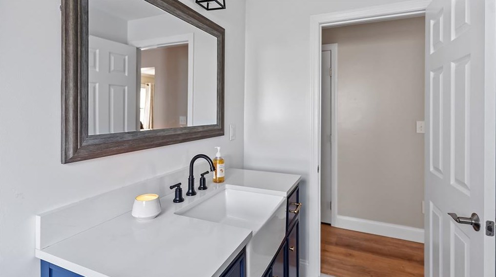20 Maplewood St, East Providence RI  02914-4225 exterior