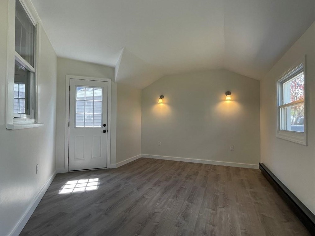 28 Glenrose Dr, East Providence RI  02915-1962 exterior