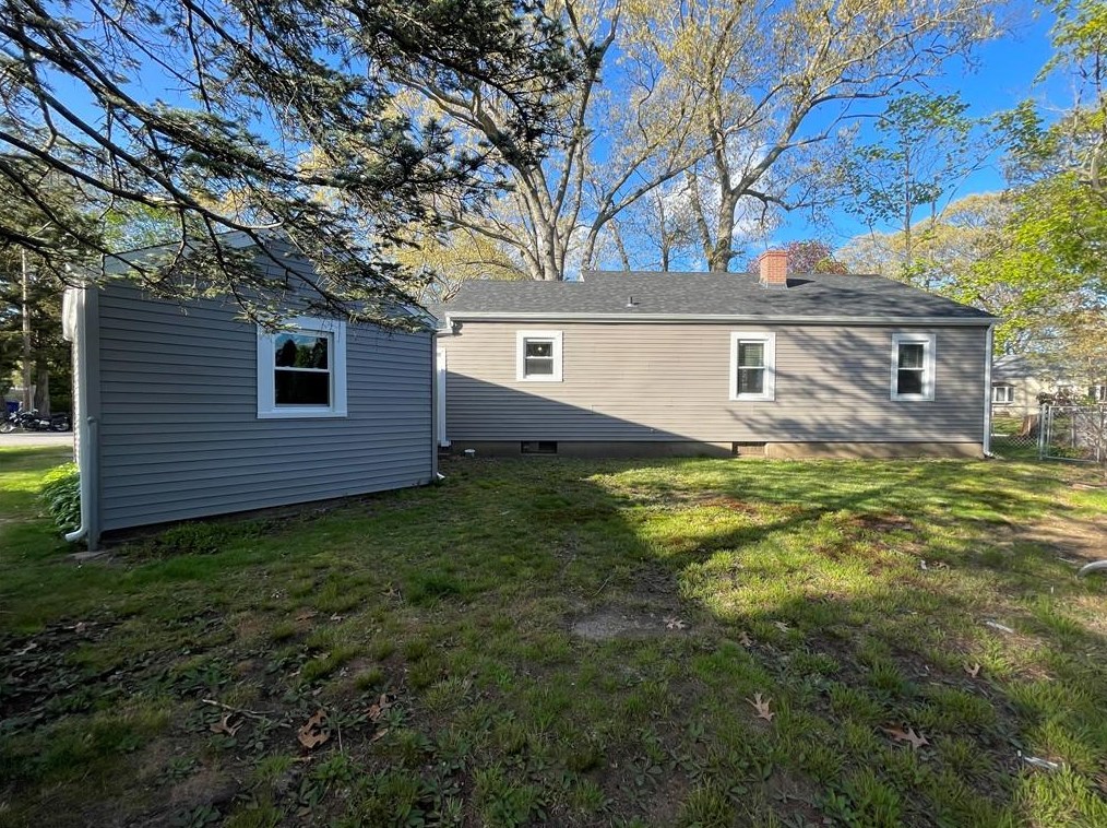 28 Glenrose Dr, East Providence RI  02915-1962 exterior
