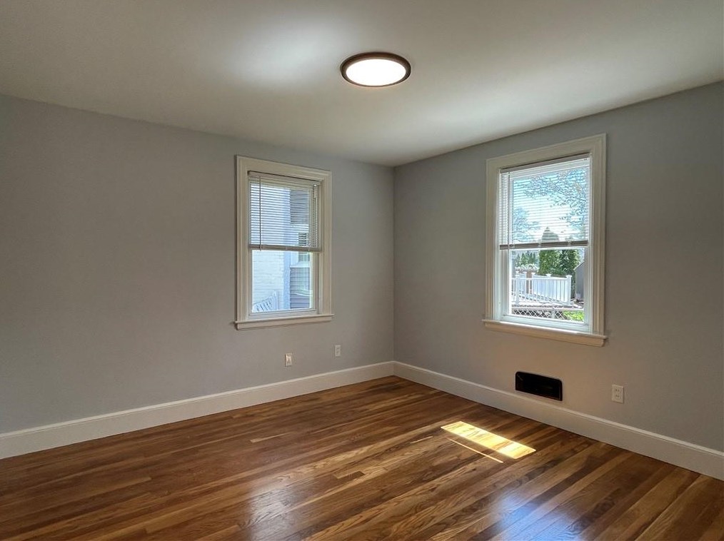 28 Glenrose Dr, East Providence RI  02915-1962 exterior