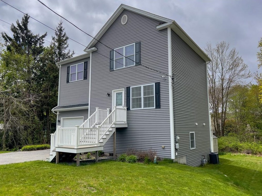 186 Morris St, Cumberland, RI 02864