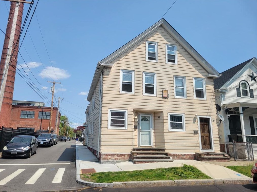 410 Wood St, Bristol RI  02809-2308 exterior