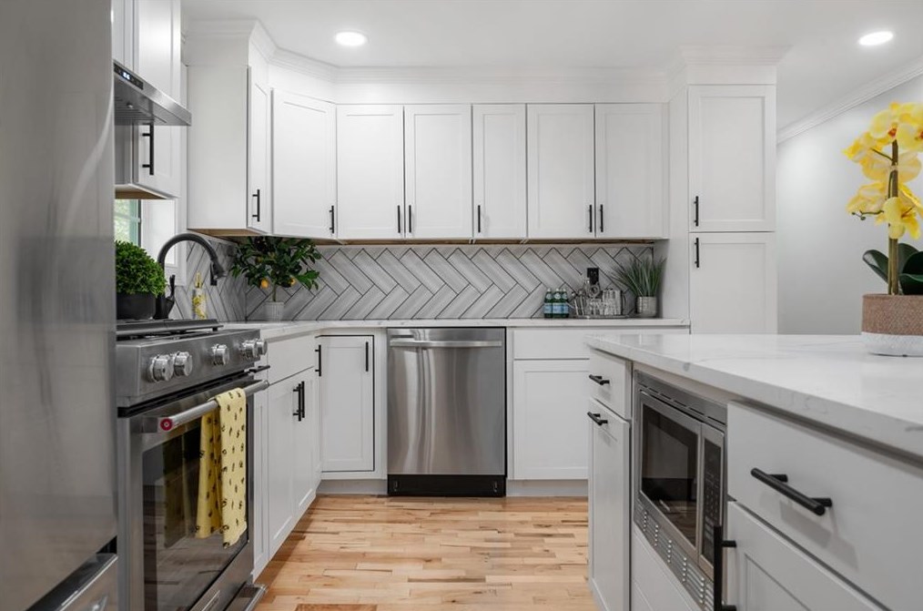 131 Sayles Hl Rd, North Smithfield RI  02896-8227 exterior