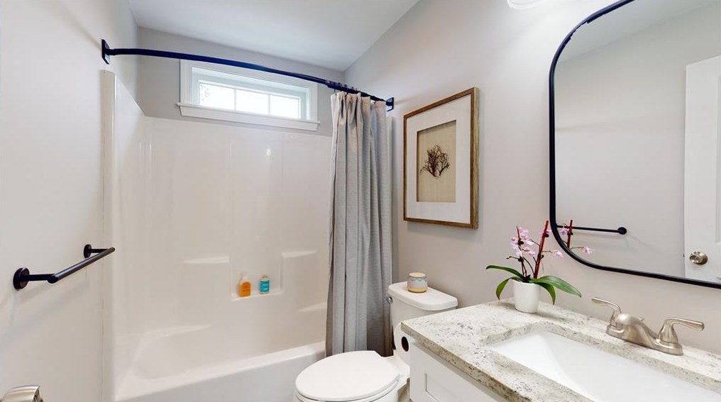 634 Natick Ave, Cranston RI  02921-1027 exterior