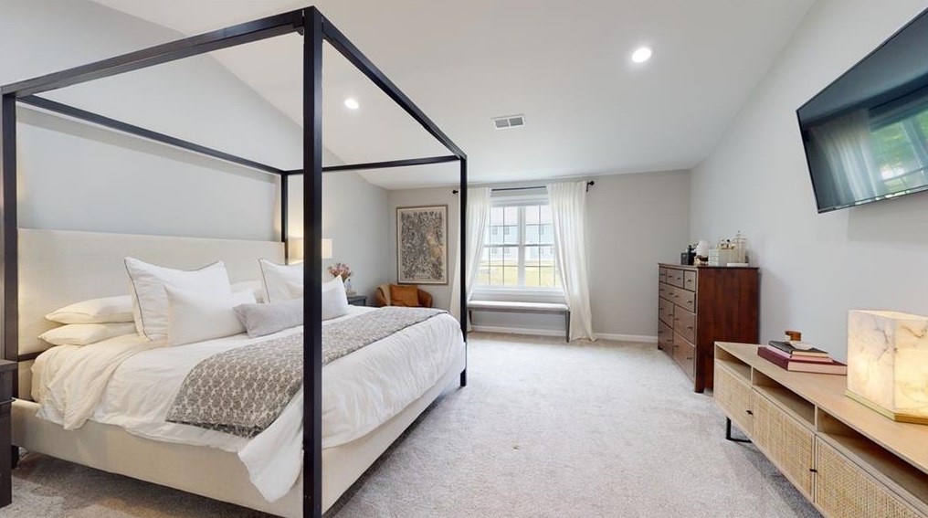 634 Natick Ave, Cranston RI  02921-1027 exterior