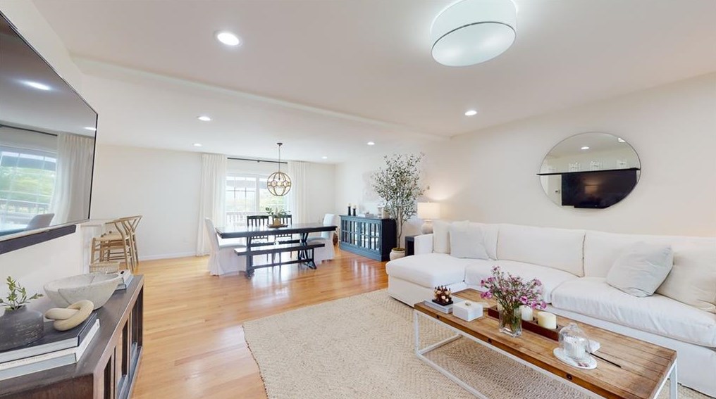 634 Natick Ave, Cranston RI  02921-1027 exterior