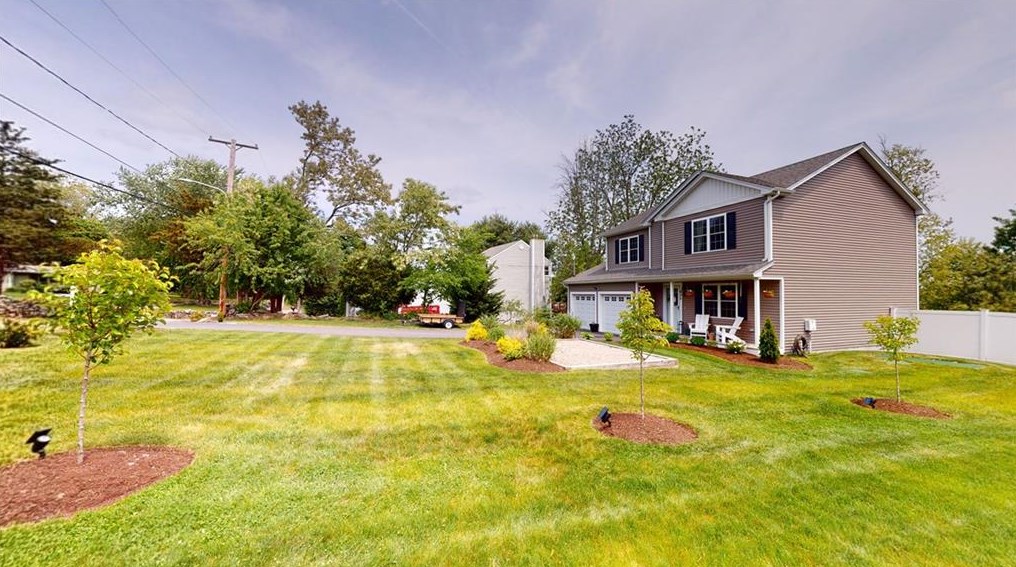 634 Natick Ave, Cranston RI  02921-1027 exterior