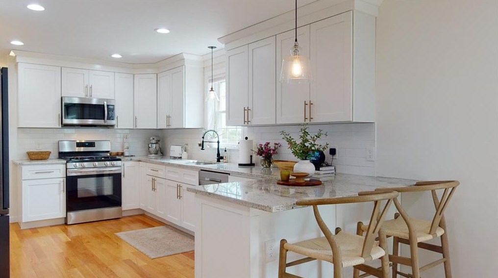 634 Natick Ave, Cranston RI  02921-1027 exterior