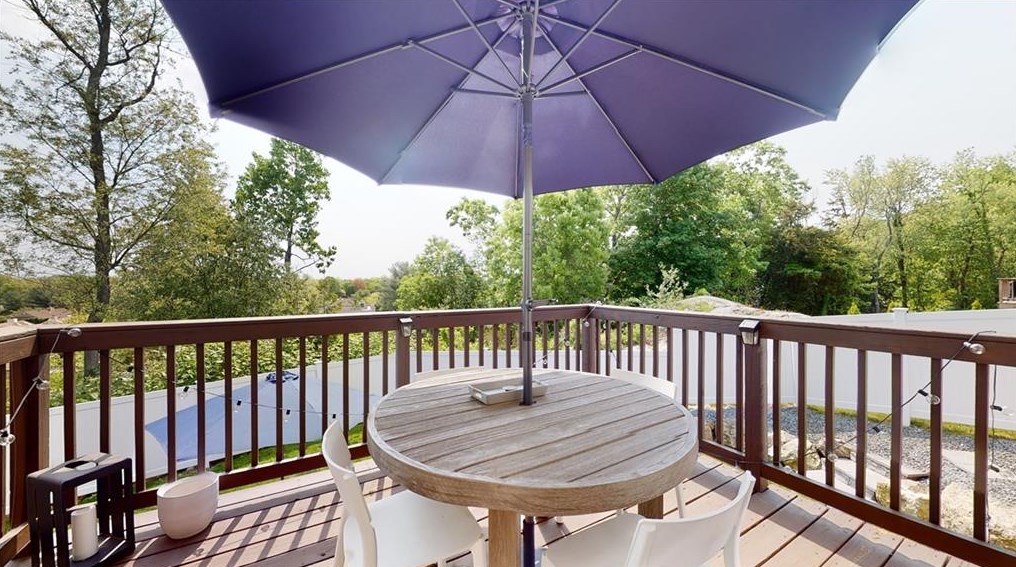 634 Natick Ave, Cranston RI  02921-1027 exterior