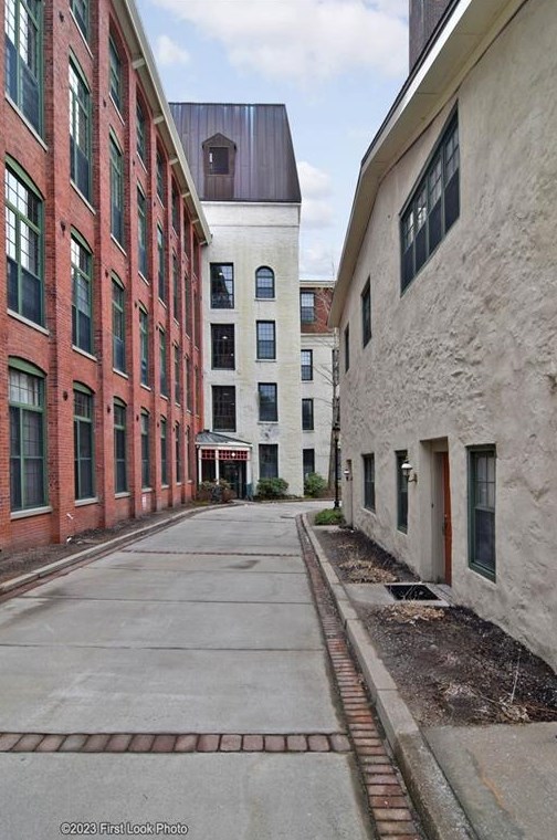 15 Higgins St, Smithfield RI  02917-4032 exterior