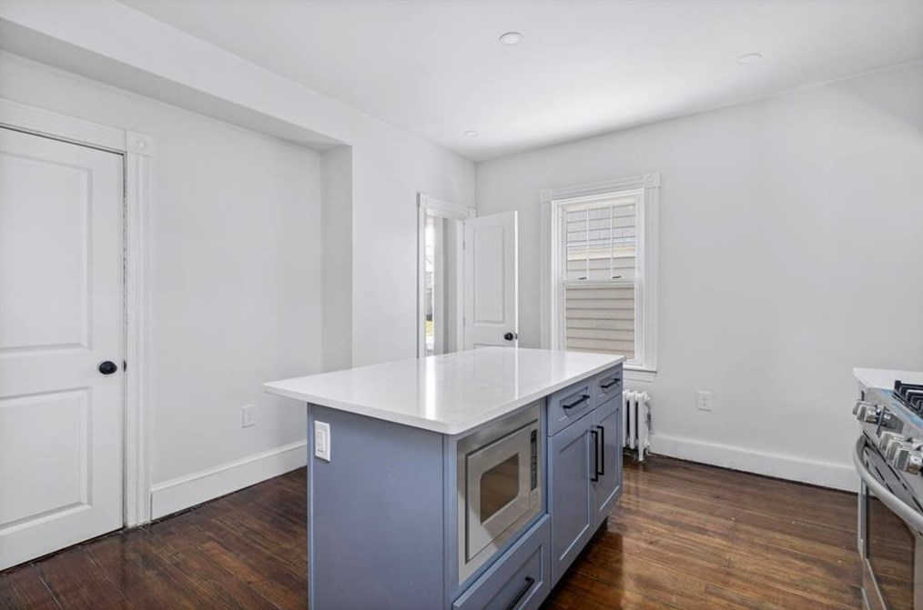29 Blackamore Ave, Cranston RI  02910-4547 exterior