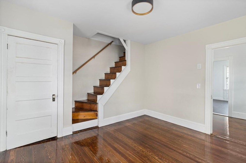 29 Blackamore Ave, Cranston RI  02910-4547 exterior