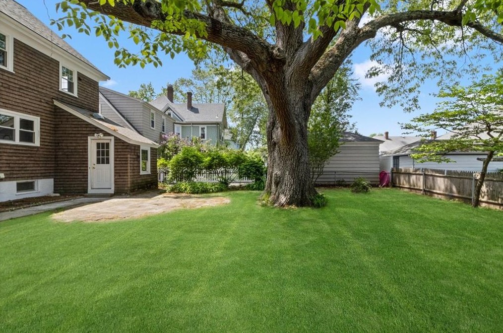 29 Blackamore Ave, Cranston RI  02910-4547 exterior