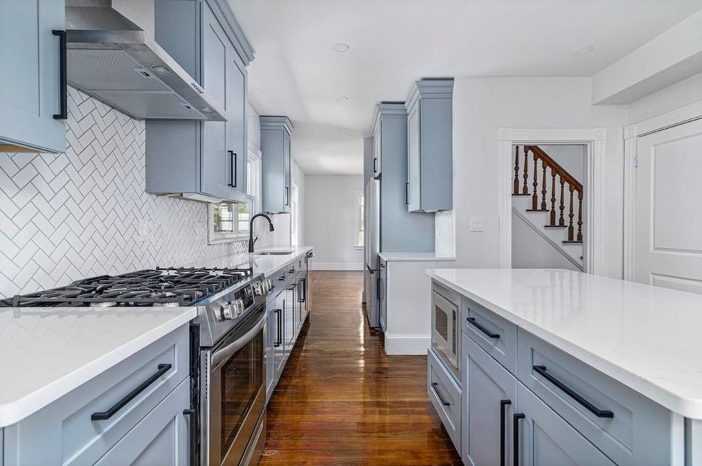 29 Blackamore Ave, Cranston RI  02910-4547 exterior