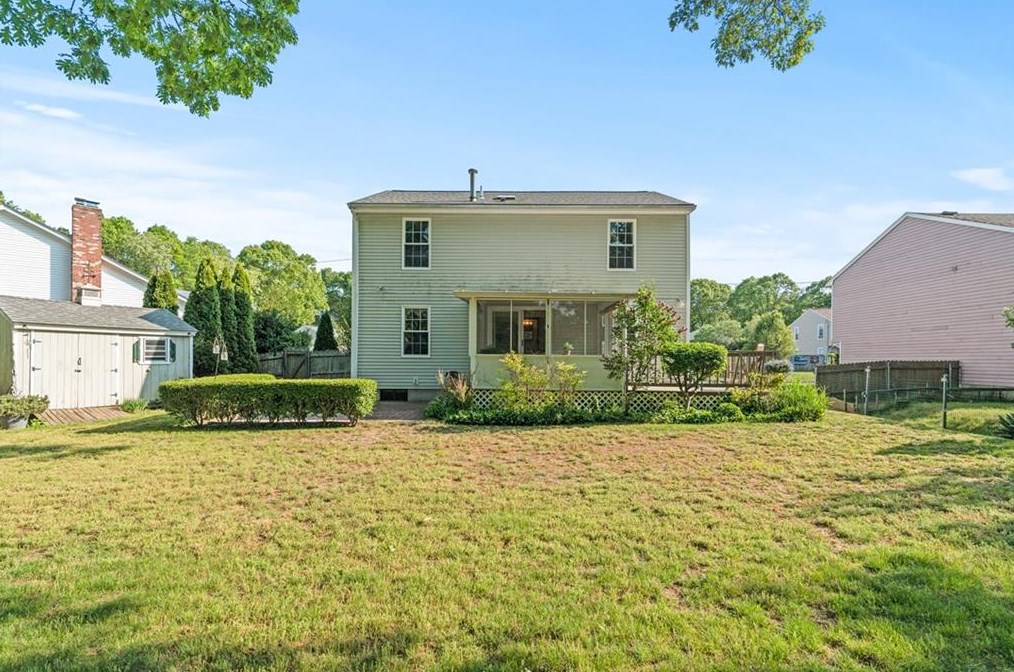 6 Allison Ct, East Providence RI  02915-2059 exterior