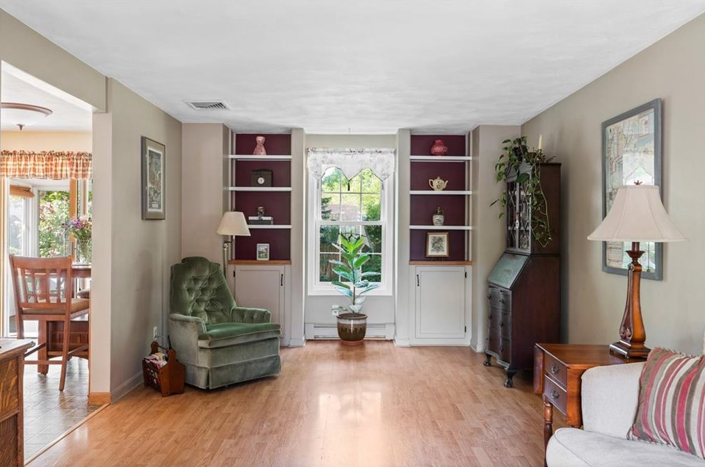 6 Allison Ct, East Providence RI  02915-2059 exterior