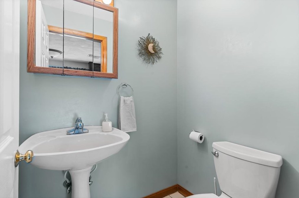 6 Allison Ct, East Providence RI  02915-2059 exterior