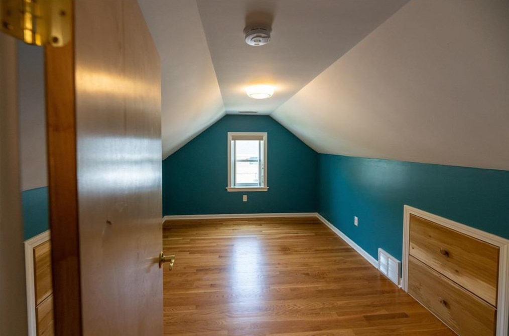 316 Waterman Ave, Smithfield RI  02917-2525 exterior