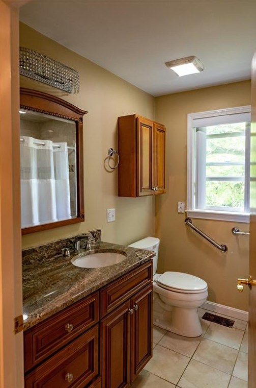 316 Waterman Ave, Smithfield RI  02917-2525 exterior