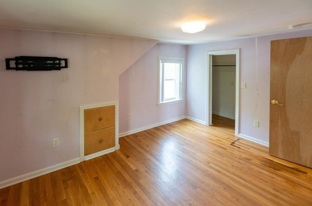 316 Waterman Ave, Smithfield RI  02917-2525 exterior